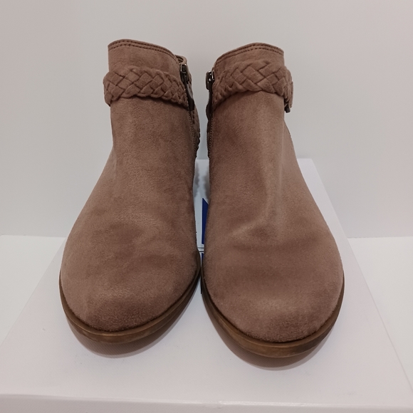 🔥 Life Stride Velocity with Memory Foam Adriana Booties Size 6.5 - Picture 3 of 10